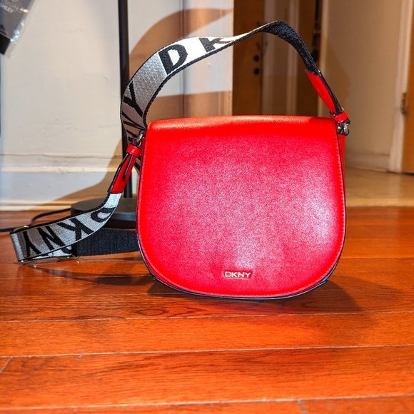 Cross body DKNY purse - Picture 1 of 3